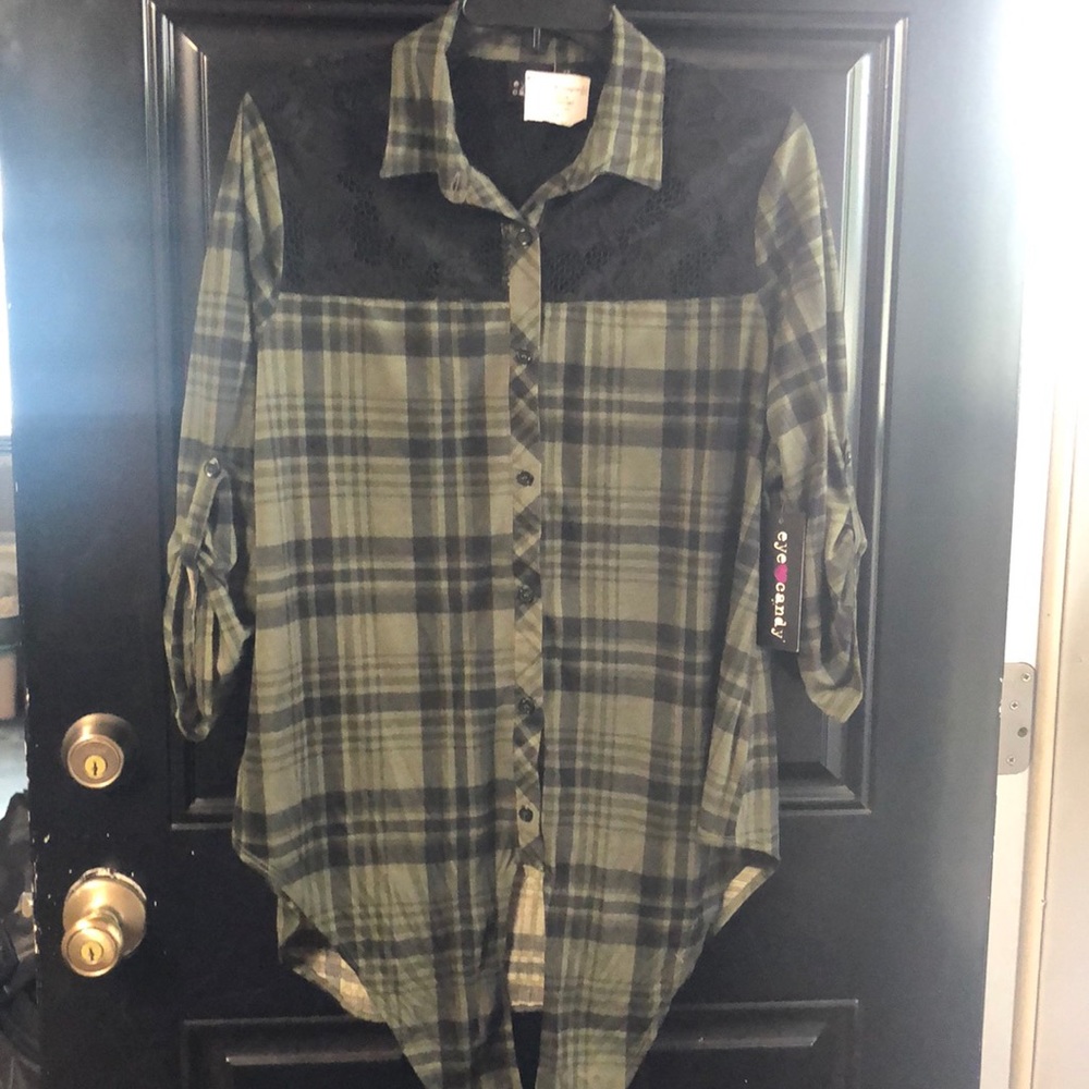 Women’s top. Size 2X. New with tags.